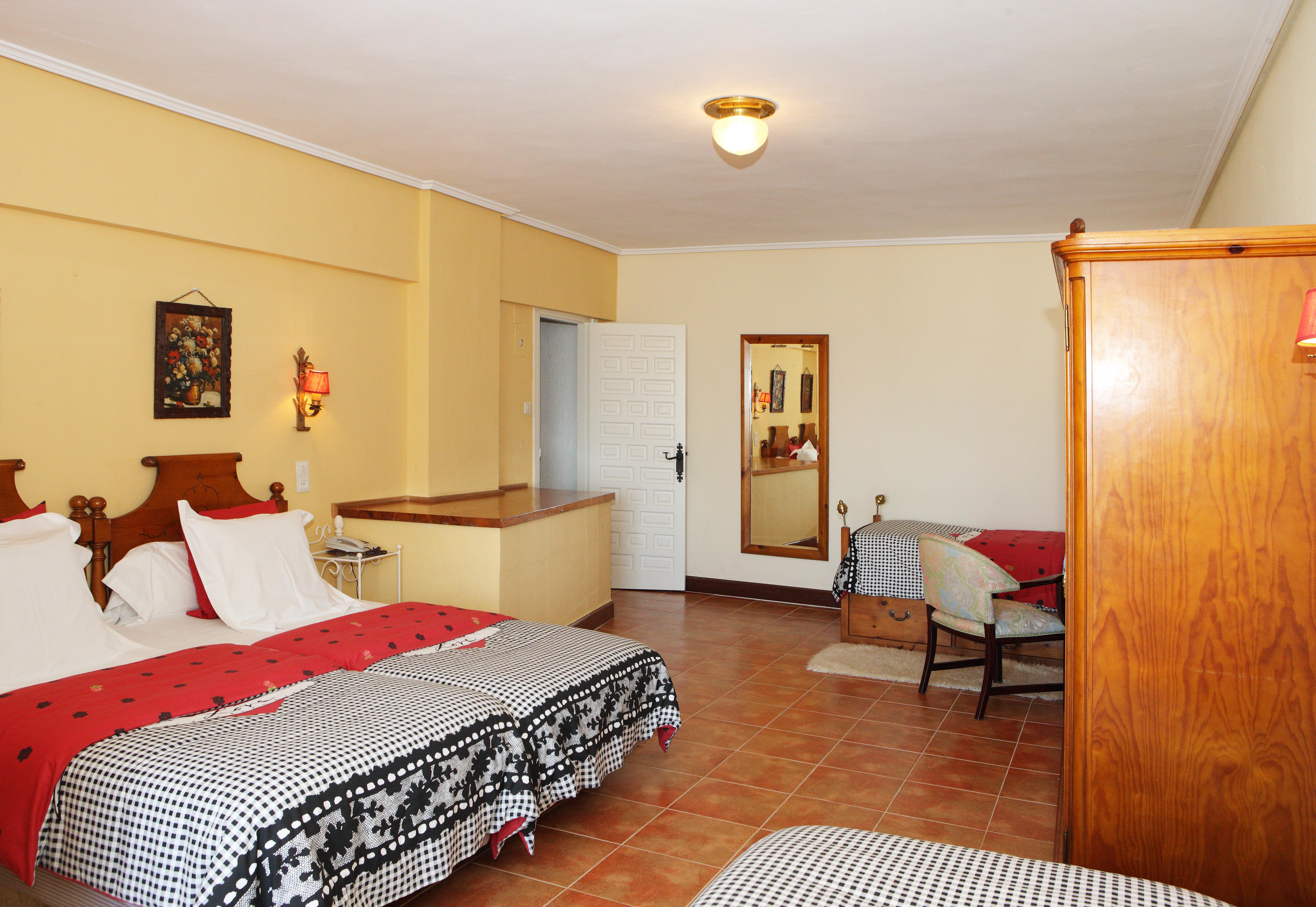 Hotel Risco Laredo Extérieur photo